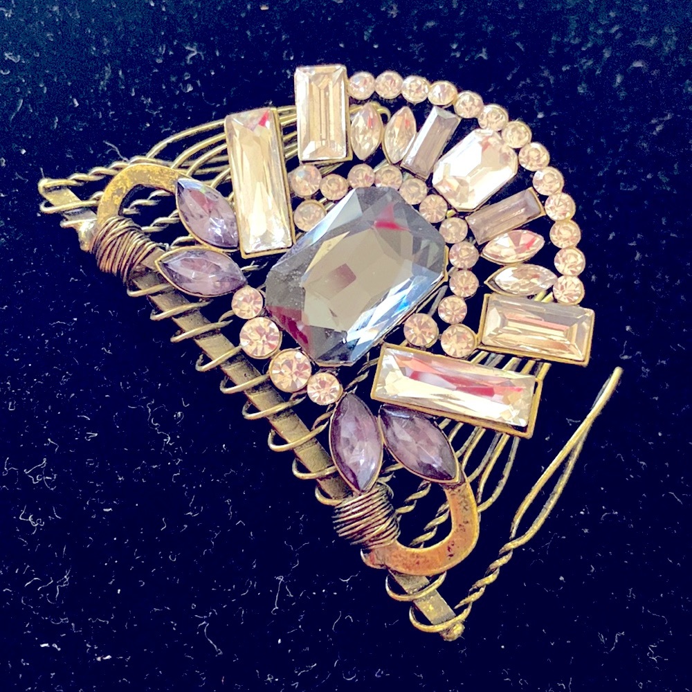 Nordstrom’s gorgeous crystal and rhinestone hair comb.